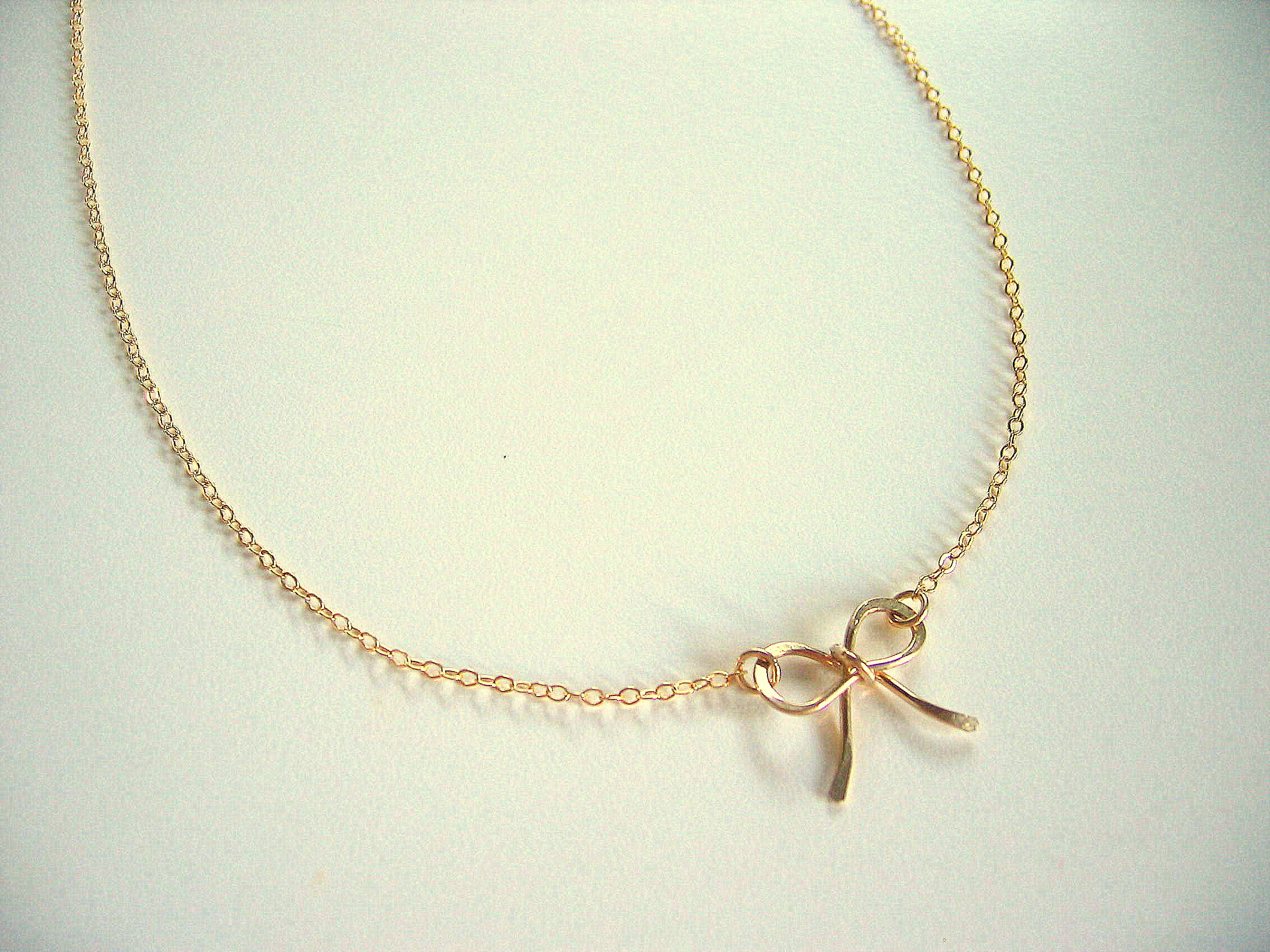 Gold Bow Necklace, Gold Ribbon Necklace on Luulla